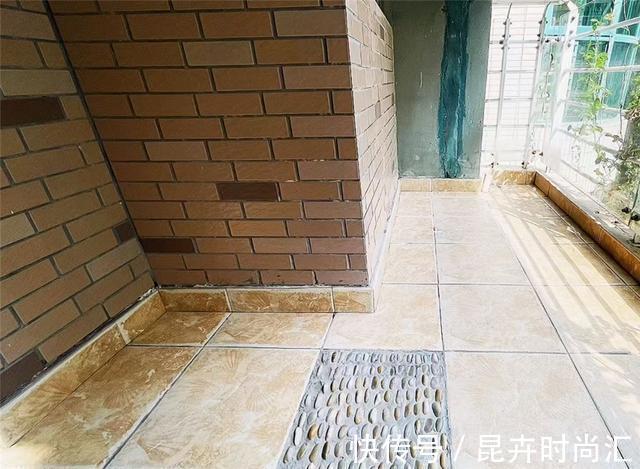 油污|杭州姑娘买下老房嫌太脏,请7名保洁师打扫清理,网友:太专业了