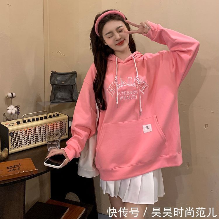 穿搭方式 春天来了,卫衣+裙子的简单穿搭示范,大方舒适又显气质