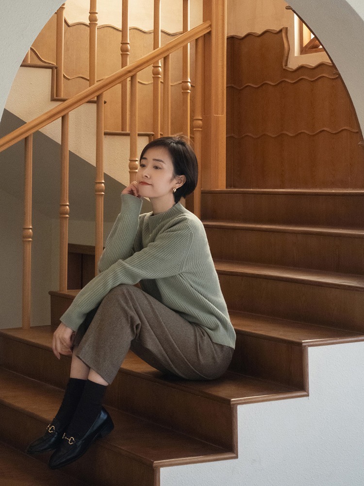 针织衫 黄黑皮买针织衫别总是大地色,试试其它流行色, 显白还时髦