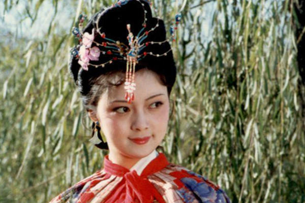 恒王|晴雯为何拼死补雀金裘？姽婳将军林四娘，暗示黛玉和宝钗生死搏杀