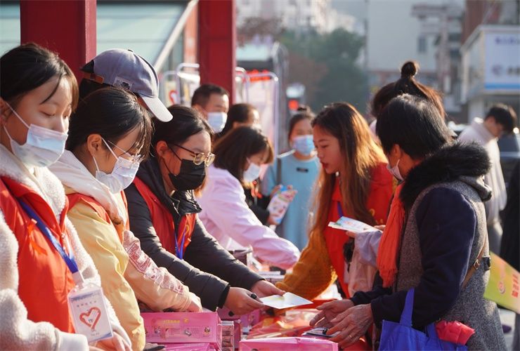 艾滋病日|世界艾滋病日｜市、区联合举行世界艾滋病日主题宣传活动