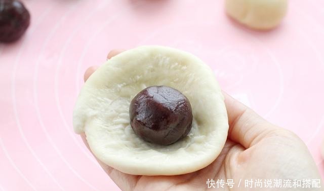 油酥饼做法并不难,掌握正确配方和比例,保证层层酥脆一碰就掉渣