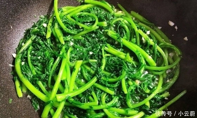 被人称为“天然安眠药”,每天炒一盘,养心安神,一觉睡到大天亮