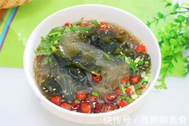 红椒|夏季天热没胃口，我就做上一碗它，开胃解腻，做法简单又好吃