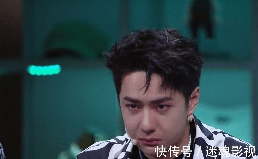 張藝興沒讓布布“通過”，王一博不淡定了；看個(gè)舞蹈，卻比選手還先哭