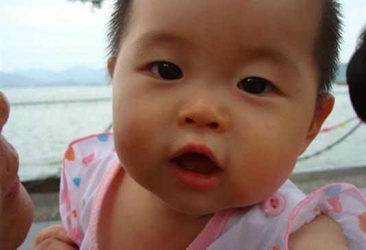 孩子|劝告家长在娃饭后做好3件事,清理积食强脾胃,孩子长大个