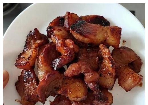 1块肉，电饭锅里一放，肉嫩香甜，一上桌就抢着吃，新手也能学会