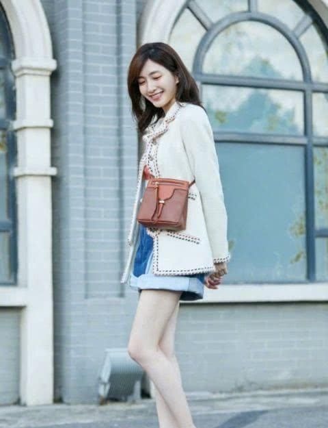 高跟鞋 人们只见到女性高跟鞋的漂亮,却看不见他们以便高跟鞋有多拼