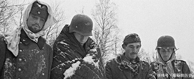 莫斯科的德|德军在莫斯科被冻成冰雕,为什么希特勒却还让德军原地坚守?