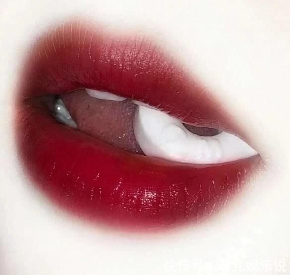 去角质|女生常对“嘴唇”做这3件事,会越长越美,80%都不自知,难怪没人追