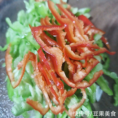 陈醋|教你做东北老虎菜，好吃不腻，每次做的都不够吃