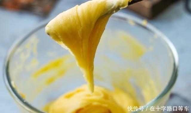 个个|个个都空心,又酥脆又香滑,一口一个,保你一次成功的小泡芙