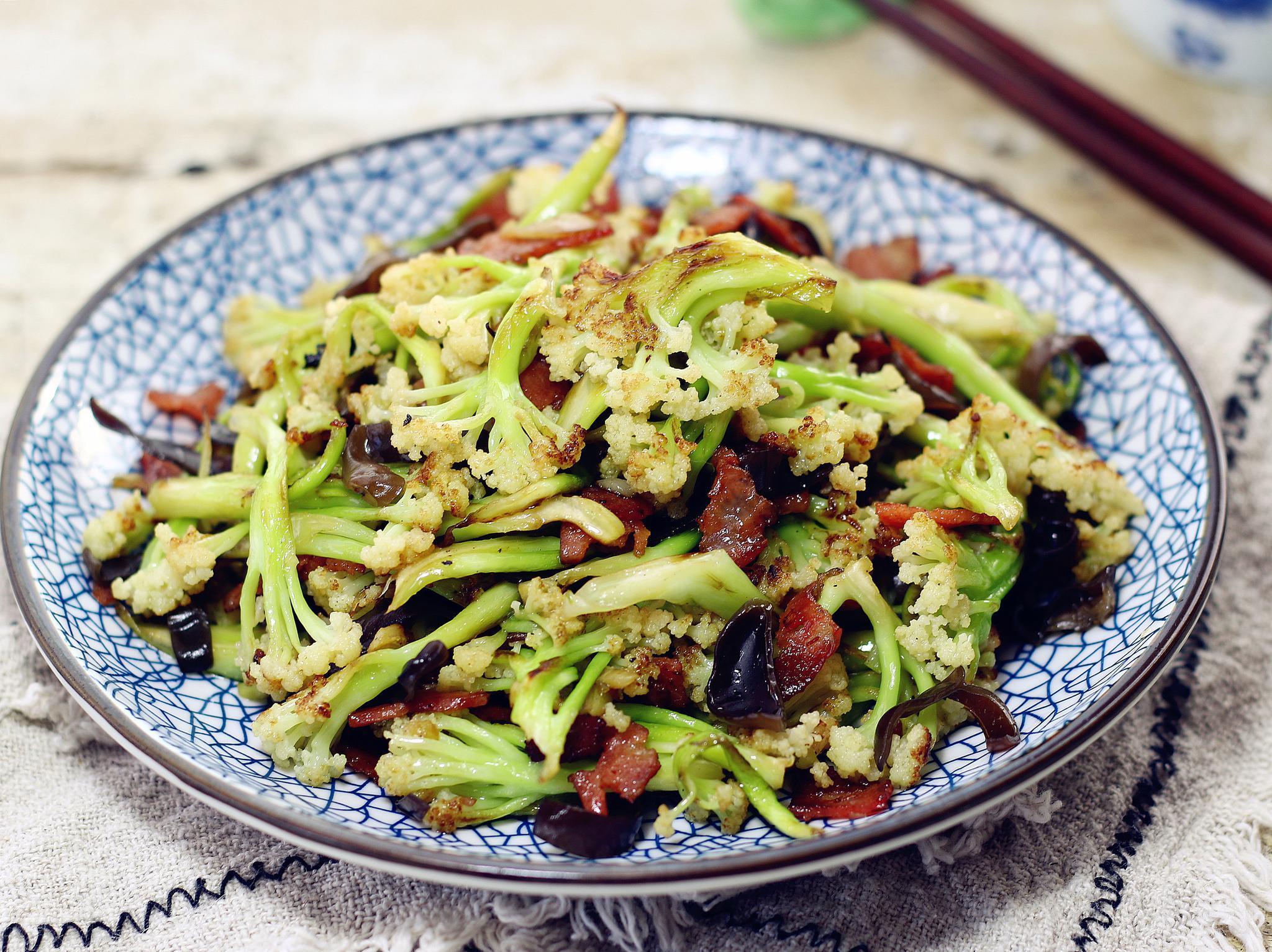 花菜最好吃的三种做法,隔壁小孩都馋哭了,你还不快试试?