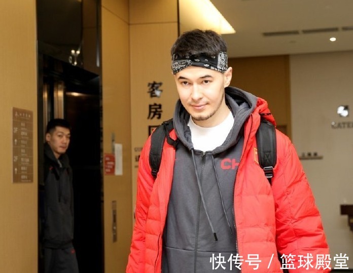 nbl|官方再更男籃九張近照！全隊(duì)發(fā)型統(tǒng)一，一家人整整齊齊！