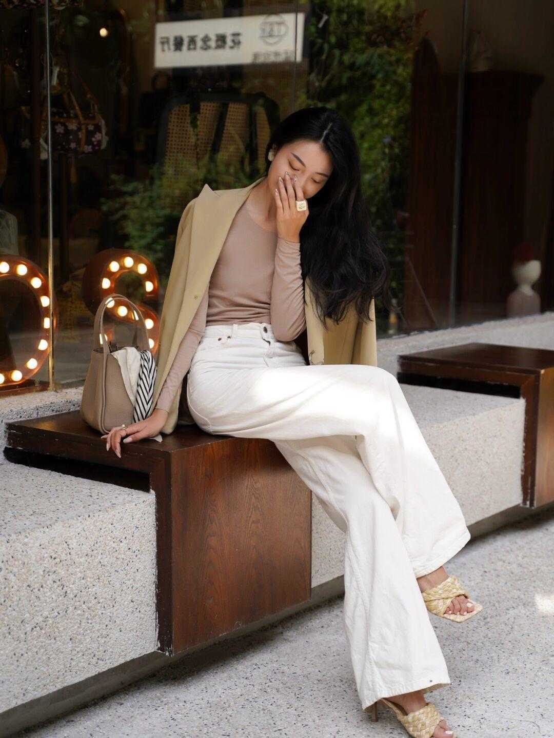 小蛮腰 早春职场通勤怎么穿?这些西装干练利落又不挑人,照着穿准没错