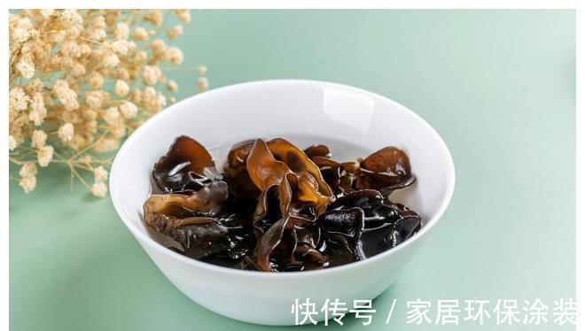 浸泡|炒木耳时，总是“噼里啪啦”响，教你3招，木耳软嫩好吃不炸锅