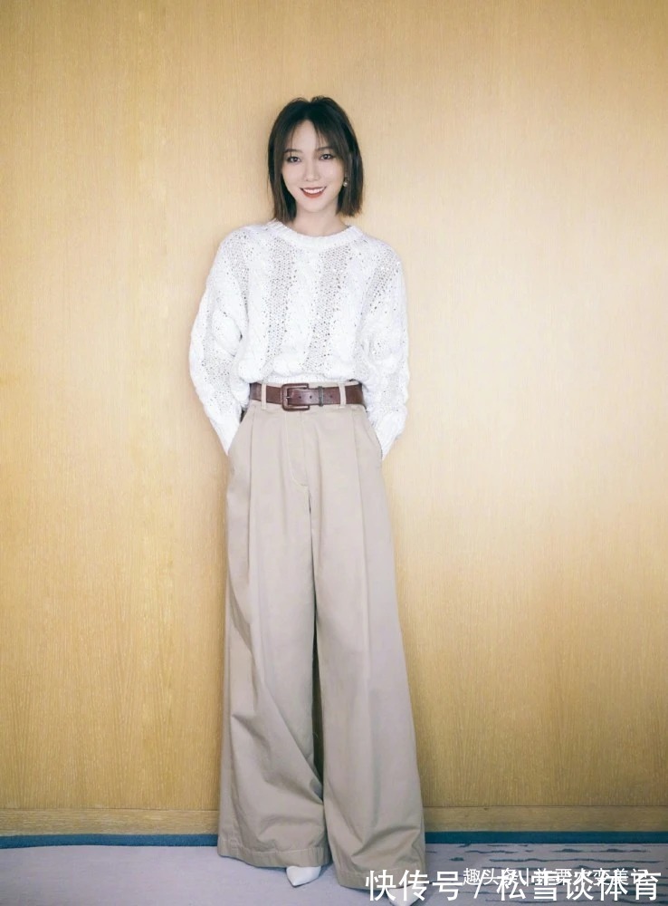 红+ 秋冬季,毛衣就买这4个“显白色”,高级不说还减龄,黄皮也能穿