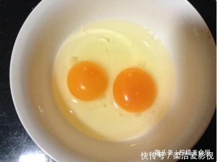 水淀粉|妈妈炒鸡蛋从不直接下锅，多加1步，鸡蛋嫩滑口感好，少油又健康