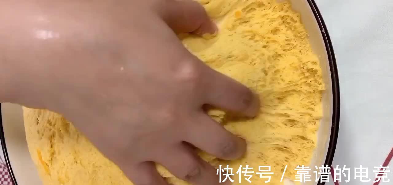 南瓜红豆花卷大做法，口感暄软香甜营养丰富，粗粮细作的传统代表