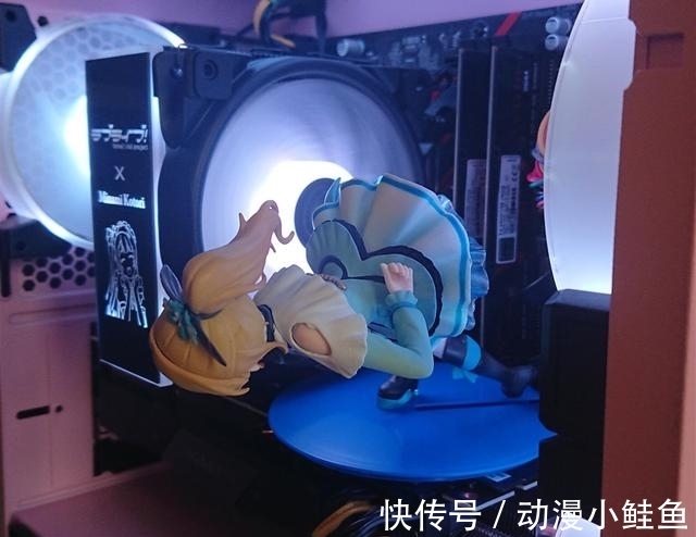 绚濑绘里|网友把手办放在机箱里,手办没有融化,不过变成了奇怪的姿势