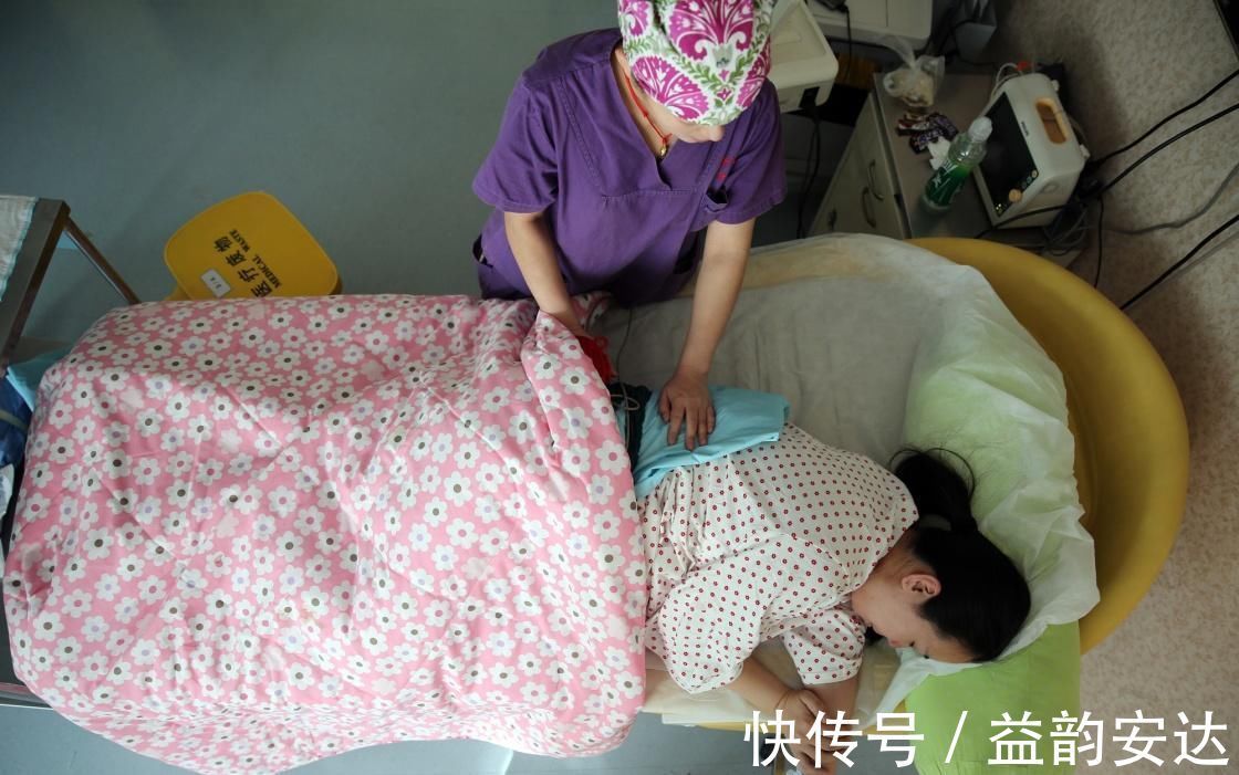 产妇们|双胞胎姐妹,一个顺产一个剖腹产,如今差距看得见