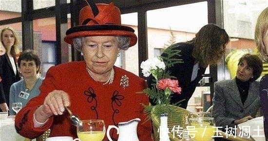 三明治|93岁的英国女王如此高寿，平日都吃了什么菜饭，看完菜单后明白了