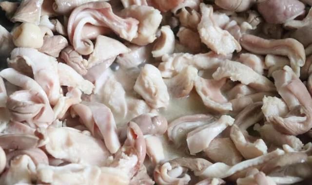 暖胃|立冬后,不管有钱没钱,这肉要常吃,健脾暖胃还补钙,炒着吃最香