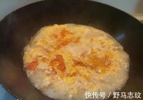生长发育|天冷,给孩子做西红柿鸡蛋汤,这样做鲜美滑嫩,孩子喝了聪明健康