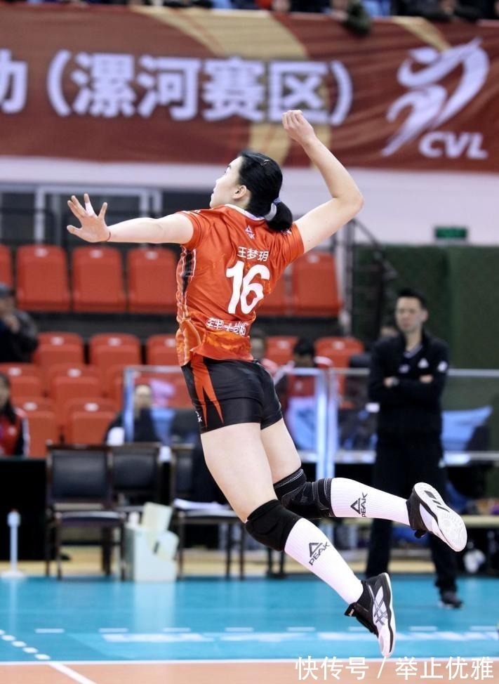 王娜|中国女排新星陨落,曾被拿来和李盈莹比较,如今23岁便早早退役