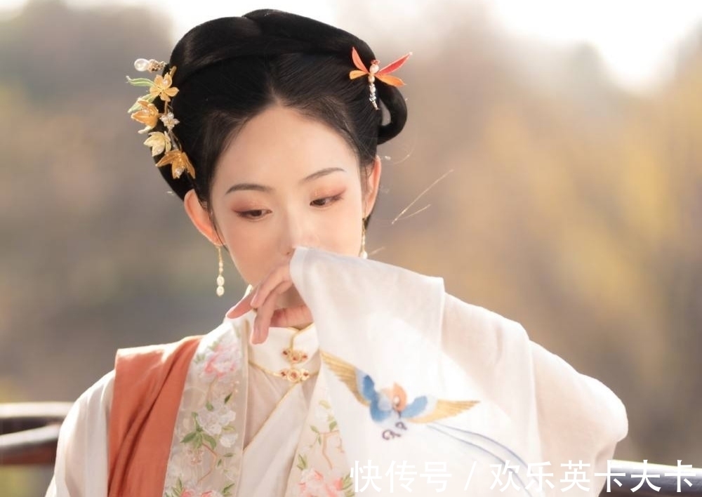 苏东坡!苏东坡很器重的词人毛滂,因公事和妻子分别,写下一首很深情的词