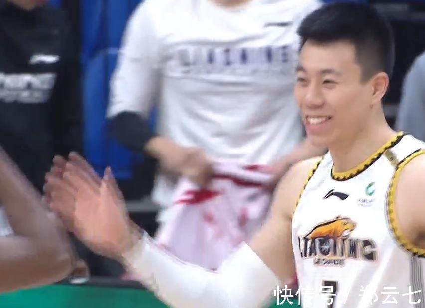 辽宁队|辽宁21-2打爆死敌!广东国内球员8分钟0分,郭艾伦生断羞辱胡明轩