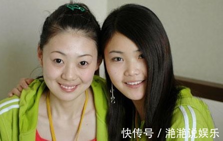 生育期|妹妹23岁生娃,姐姐31岁生娃,双胞胎姐妹再同框,差距不是一般大