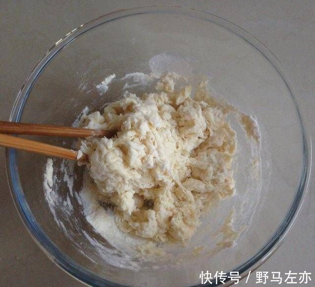 葱油酥|一步一步地,厨房可以做一个如此美味的烤饼