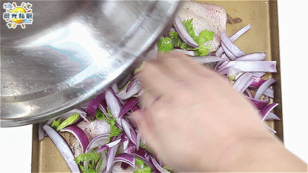  料理|柠檬蒜香烤鸡腿，外焦里嫩的懒人料理，用简单食材创造出如此美味