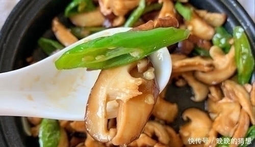 香菇|香菇和此物一起炒,每天炒一盘,赶走癌细胞,燃烧脂肪,越吃越瘦