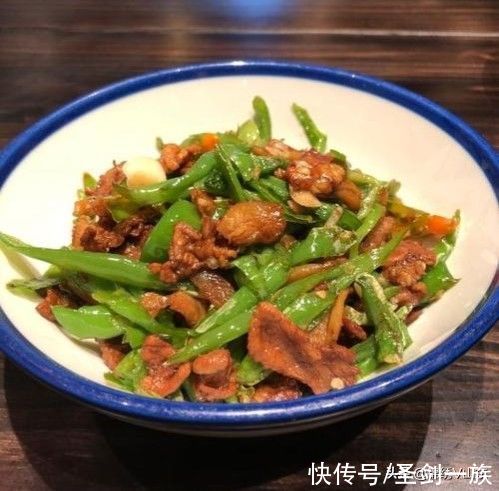 五一節宅家,推薦32款菜肴,有葷有素營養美味,特別好吃值得嘗試
泡椒牛肚乾貝煸筍臘肉炒粉條香辣啤酒小龍蝦板栗燒牛蛙蟹味菇滑蛋,蒜蓉豇豆乾煸花菜雞丁炒蝦仁五花肉燜腐竹包菜粉絲炒雞蛋香菇炒芹菜蔥油鮮香菇薑絲拌苦瓜老壇辣椒炒肉番茄雞蛋炒蝦仁紅燒雞翅油燜大蝦木耳燒肥腸滑炒杏鮑菇刀切蒜椒醬炒蝦仁干豆角燜肉皮香乾辣椒炒肉西芹炒杏仁香菇油麵筋海味怪味蝦黃酒燜蝦三汁燜雞翅洋蔥炒肥牛蒜泥五花肉奶白魚片