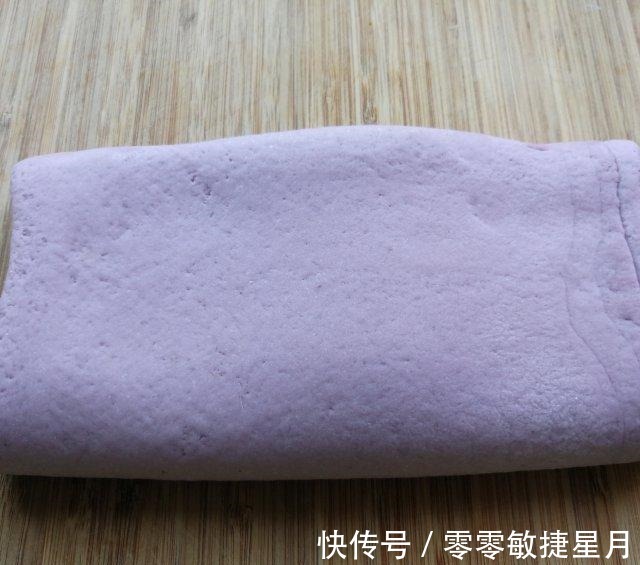 紫薯泥|一次发酵的紫薯千层发糕,颜色美美哒,层次也很多!