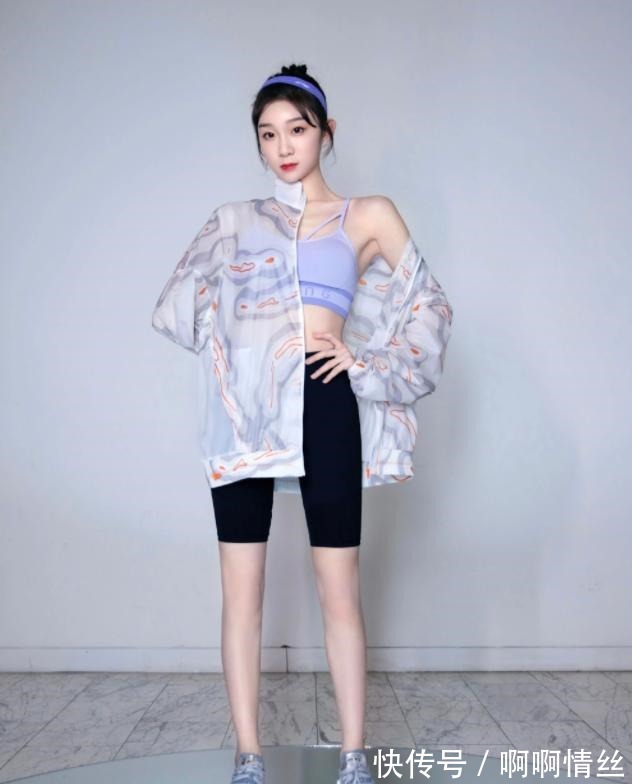 雙腿|李子璇的“綠茶坐”火了，看她雙腿怎么放，賊顯腿長！