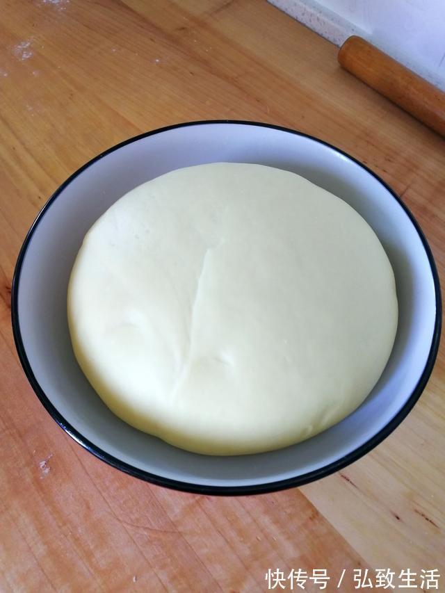 面包新做法，不揉手套膜，简单快速，外酥里软，人人都会做的面包