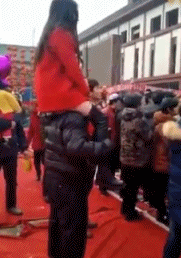 |搞笑GIF:怎么回事啊!瞌睡成这样啊!