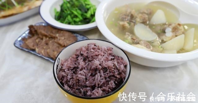 油菜苔|中学生放学回家，吃上这样的晚餐，直呼太美味，比食堂的饭菜香