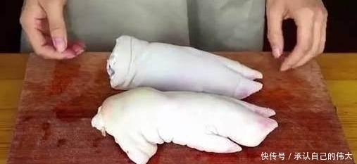酱猪蹄怎么做才美味?学会这个做法,只需3味料,猪蹄又香又入味