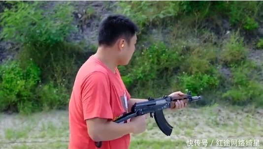 m16a4|论突击步枪的全自动模式是否合理？和三连发步枪相比有什么优点？