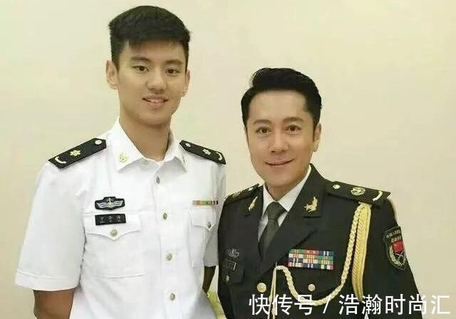 26岁游泳王子宁泽涛现状:职业巅峰选择退役,如今旅游赚钱两不误