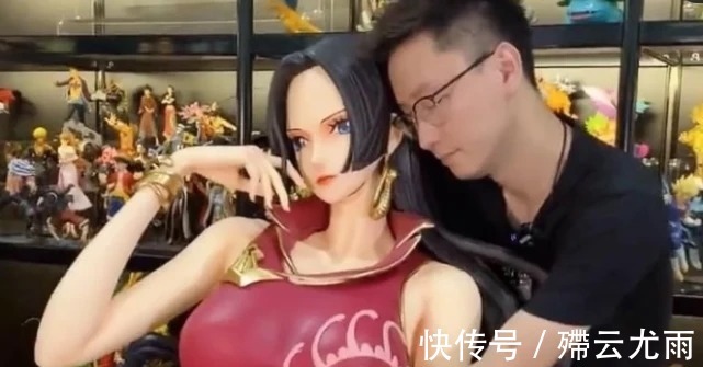 等身手办|国漫女神等身手办来袭,小舞脚踏彼岸花,云韵“玉肌腿”瞩目!