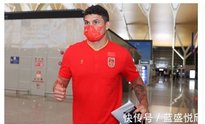 越南队|艾克森肉包子打狗李霄鹏招兵买马!越媒洋兵回家 越南要拿分!