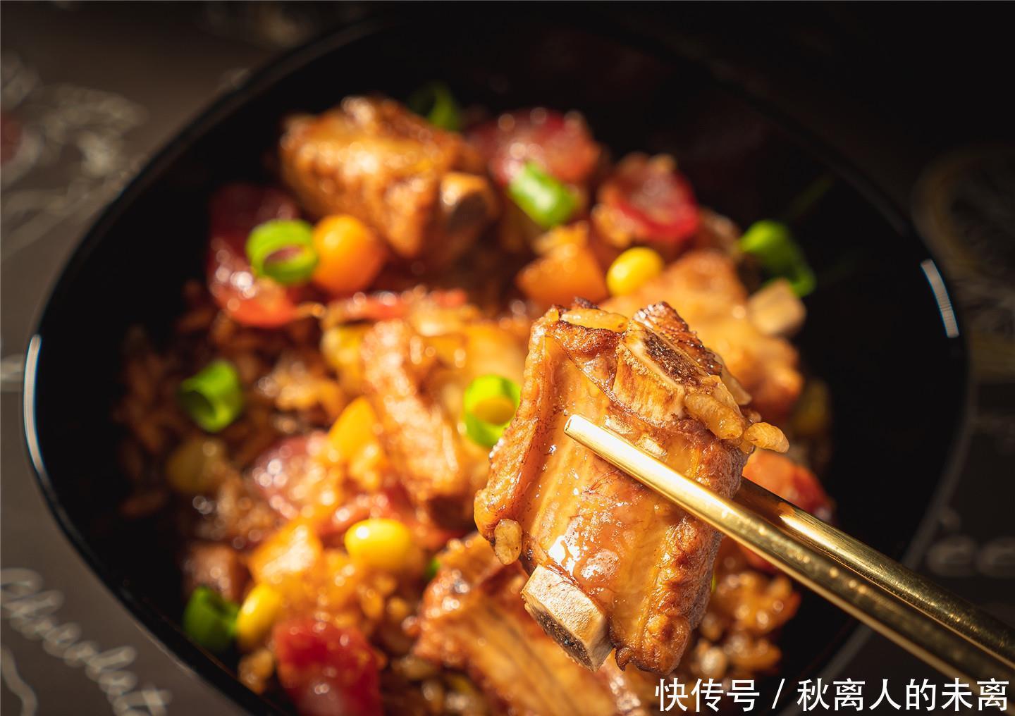 蚝油3勺|有肉有菜烹饪简单,超好吃的排骨腊肠焖饭,厨房小白也能轻松驾驭