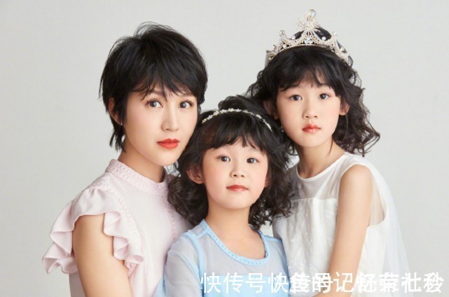 星二代|陆毅大女儿“筷子腿”抢镜,但妹妹近照曝光,才知啥叫“漫画脸”