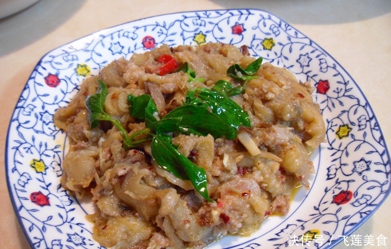 和婆婆在家吃午饭,10块钱不到做了三菜一汤,营养丰富真实惠