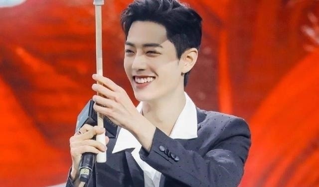 从生怕和他扯上关系到生怕和他扯不上关系，唯利是图得明明白白